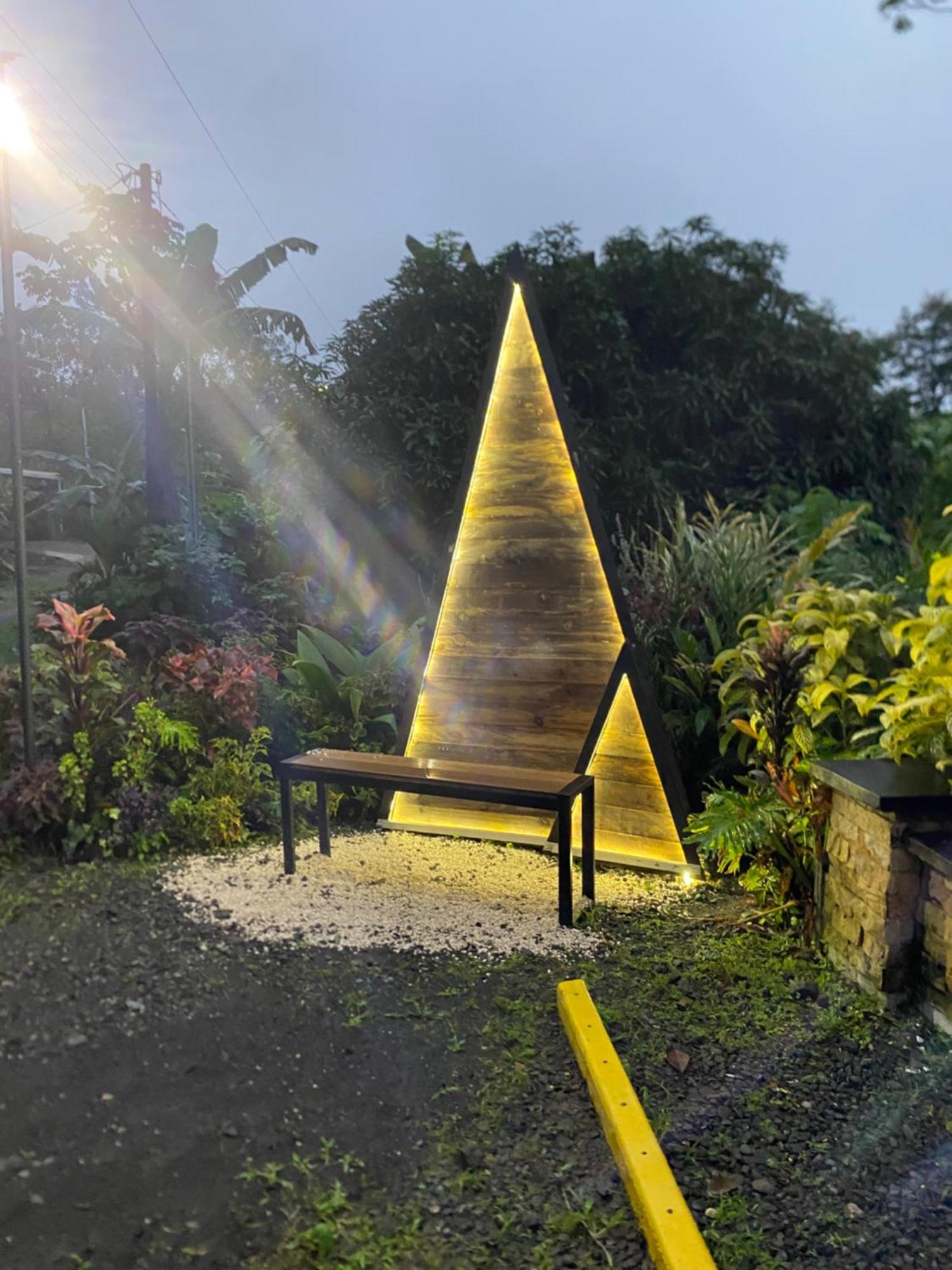 Mali'S House Hotel La Fortuna Buitenkant foto